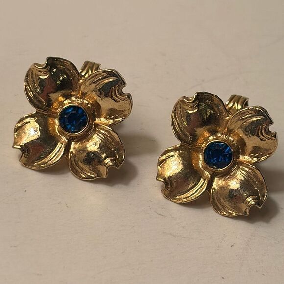 Vintage Gold Tone and Blue Stone Clip On Textured Floral Earrings - Picture 1 of 5